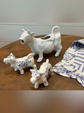 Ceramic Cow Creamer and Salt & Pepper Shakers